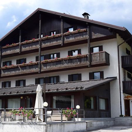 Hotel Ferrari Pinzolo Exterior foto