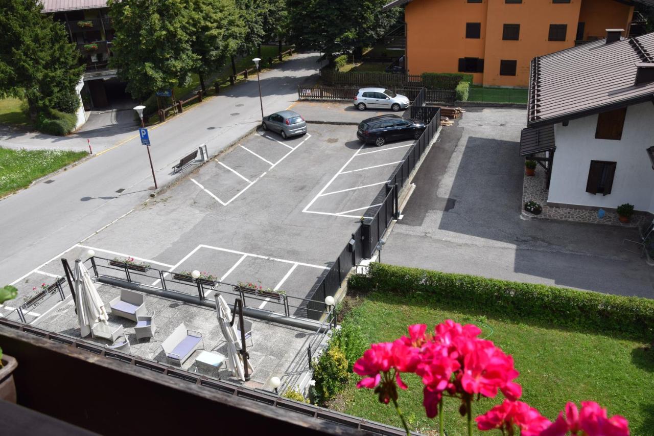 Hotel Ferrari Pinzolo Exterior foto