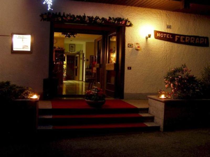 Hotel Ferrari Pinzolo Exterior foto